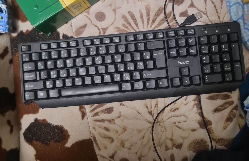 Продам клавіатуру проводну
