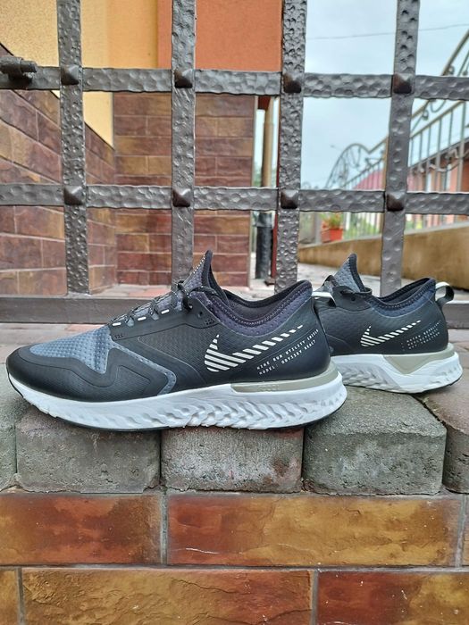 Кросівки жіночі Nike Odyssey React 2 Shield