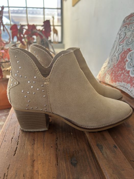 Botins em pele da Springfield