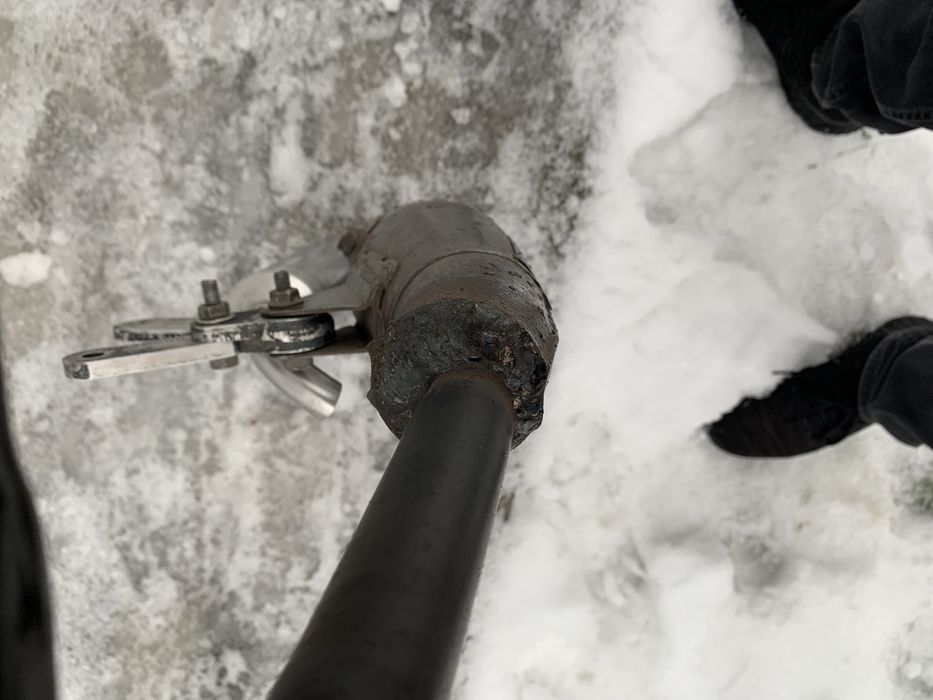 Продам резонатр саксофон Leovince TT