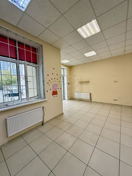 Оренда комерційного приміщення 41,7 м², центр Вишневого, Акварелі-1