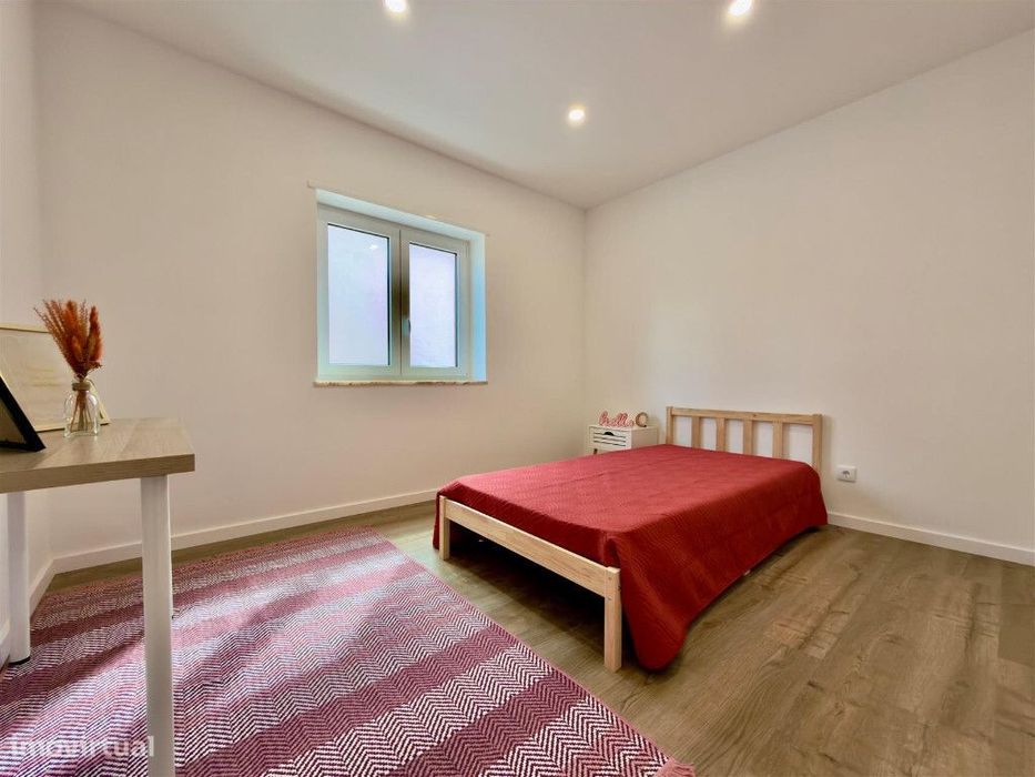 Apartamento T4 com garagem na Guarda Inglesa, Santa Clara