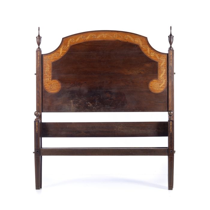 Moveis - Cama D. Maria de casal em pau-santo - Século XIX