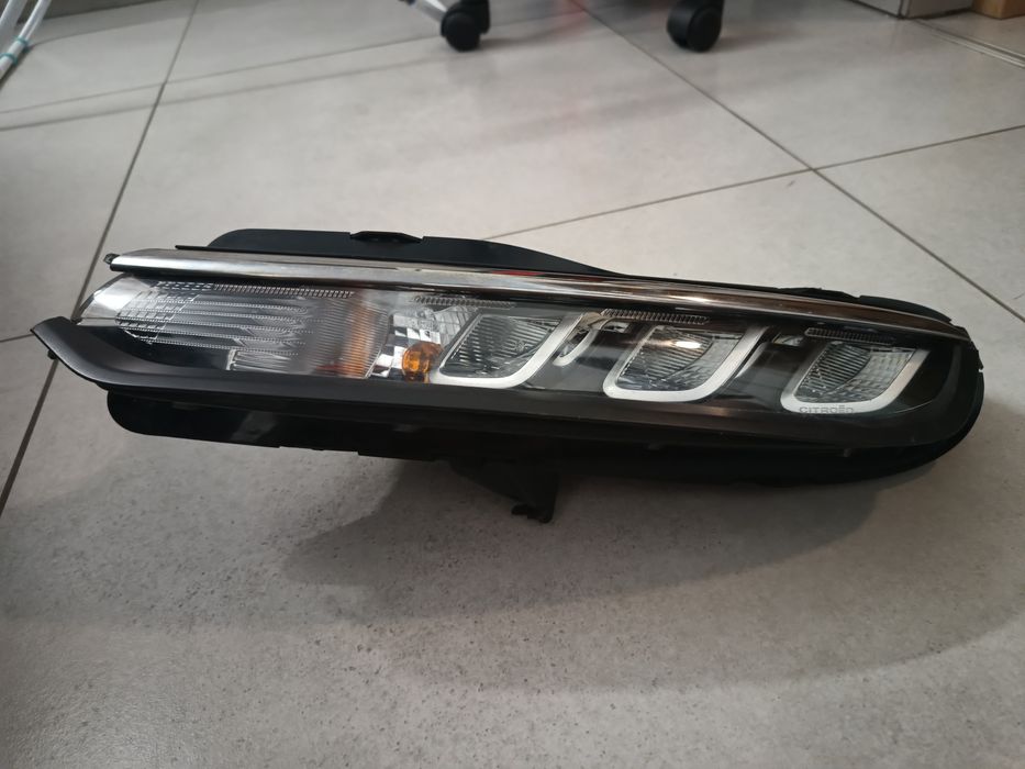 Lampa Citroen C3 III lewy przód