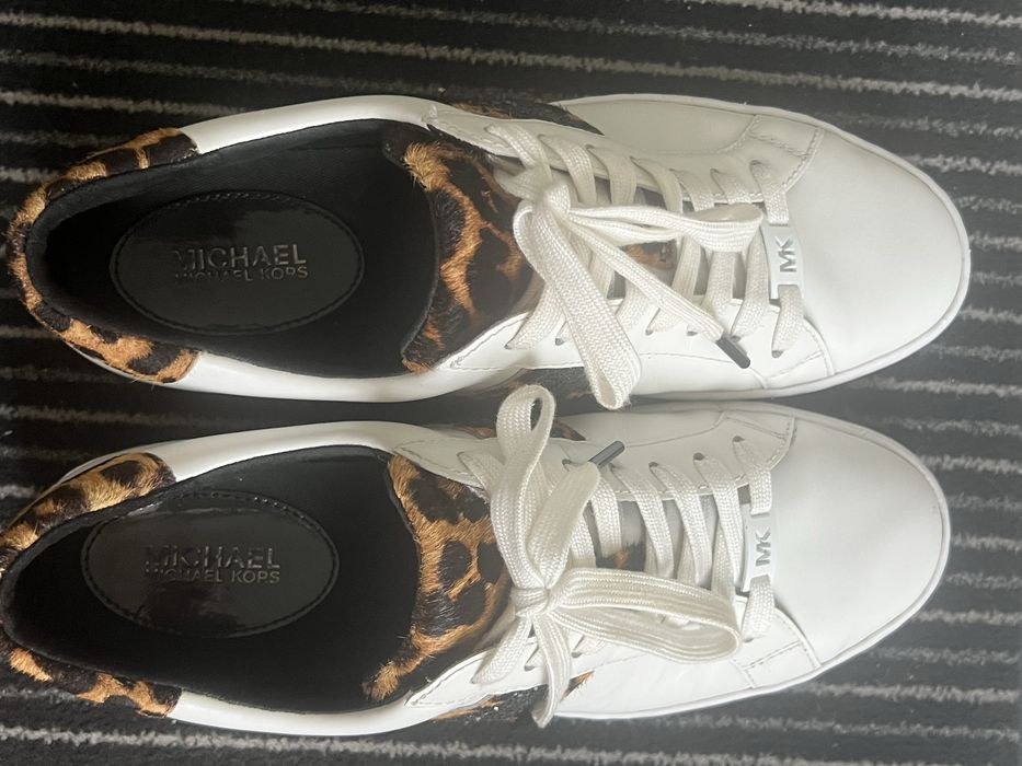Michael Kors sneakers biale z elementami pantery