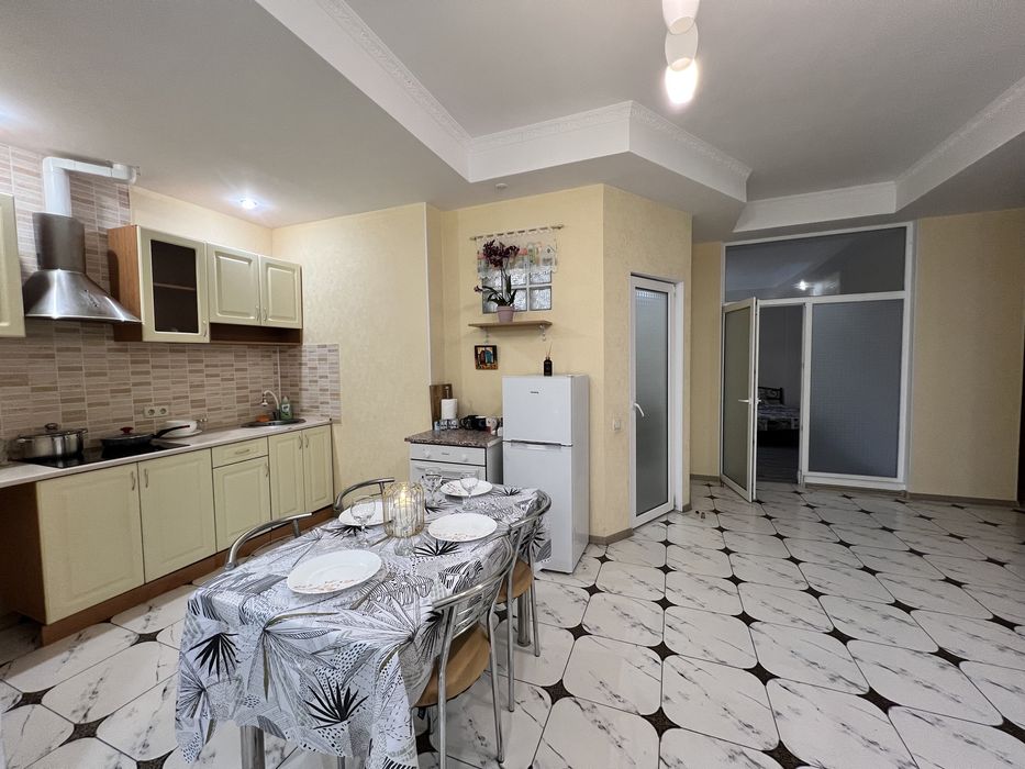 Здам подобово 3 кімнатну квартиру з видом на Дніпро в районі Казбет