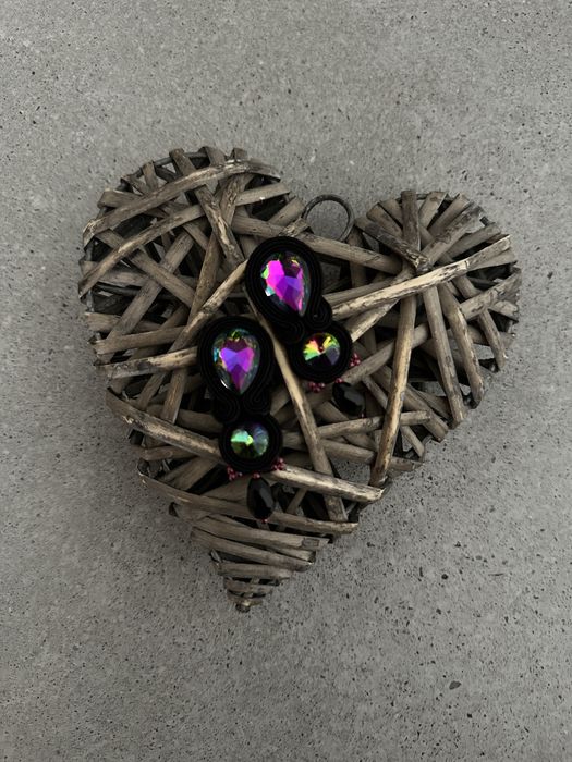 Czarne, tęczowe kolczyki sutasz, glamour eleganckie sztyfty, wkrętki