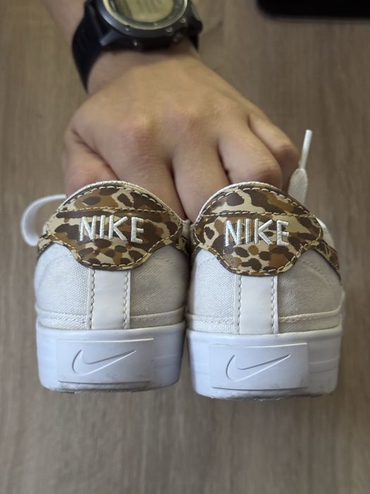 Кросівки Nike жіночі