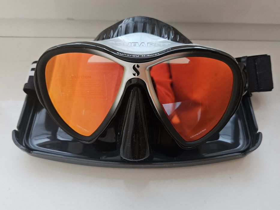 Маска Scubapro SYNERGY 2 з еластичним ремінцем чорно-срібляста