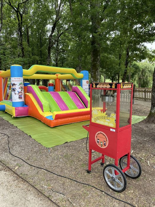 Máquina de pipocas e algodão doce