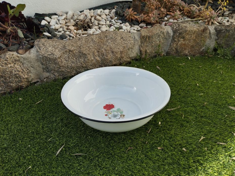 Bacia e penico de esmalte