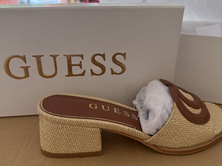 Sandalias Guess