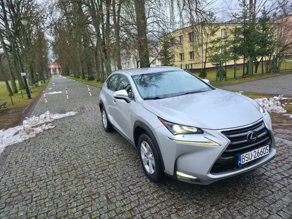 Lexus nx300h stan b.dobry