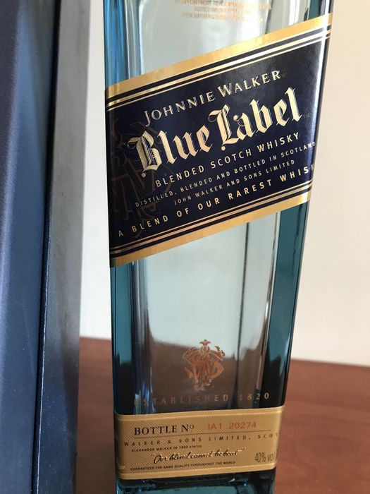 Упаковка для алкоголя Blue Label 700 ml  с бутылкой (оригинал)