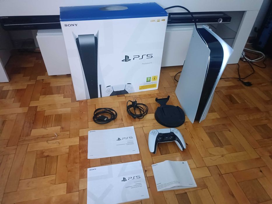 Konsola Playstation 5 z napędem,  pad, dużo gier