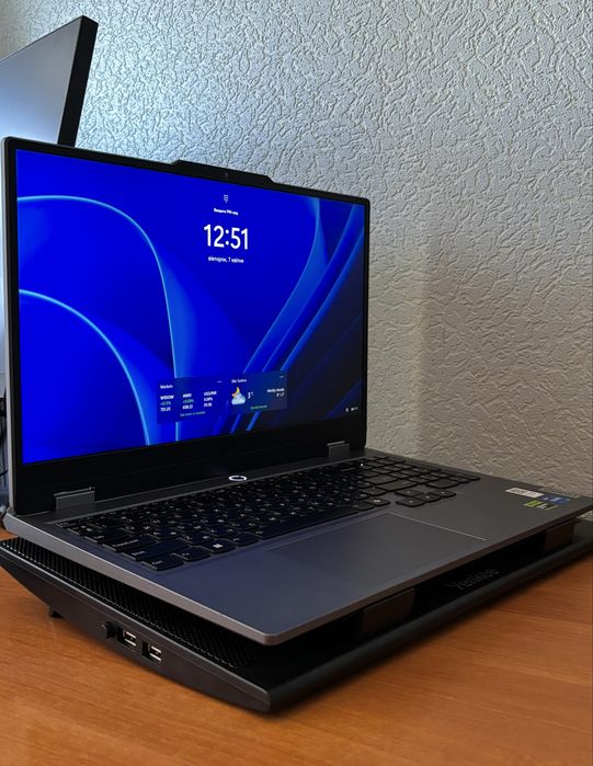 Ігровий ноутбук LENOVO LOQ 15IAX9