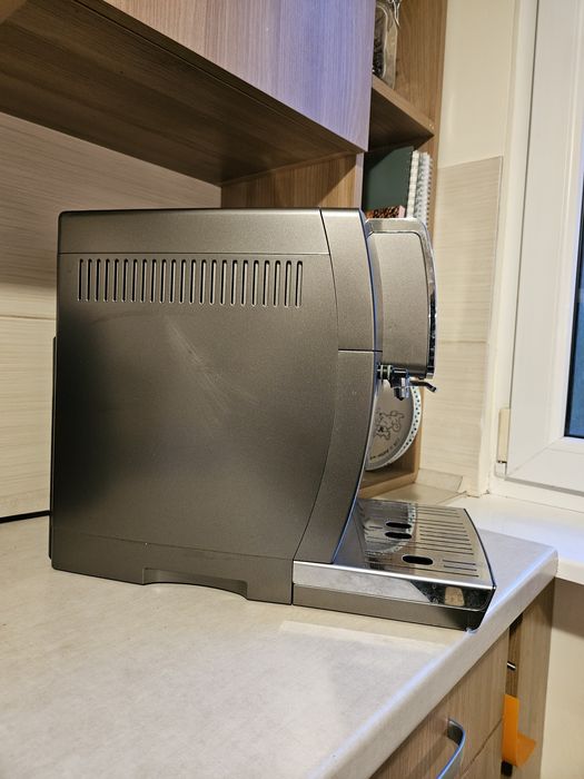 Ekspres DeLonghi Dinamica Plus. Zadbany