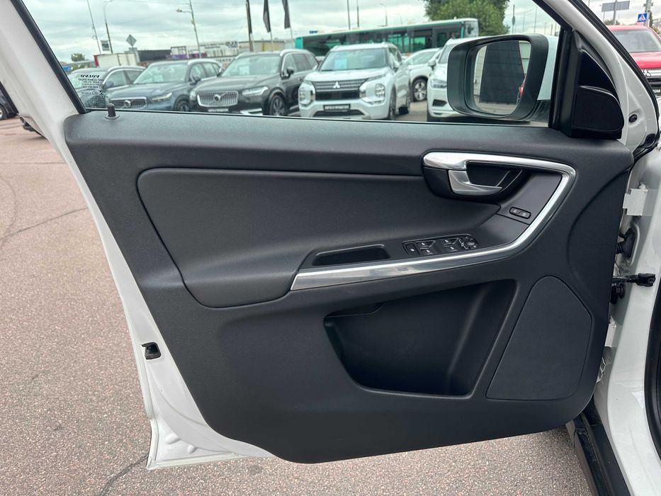 Volvo XC60  2012
