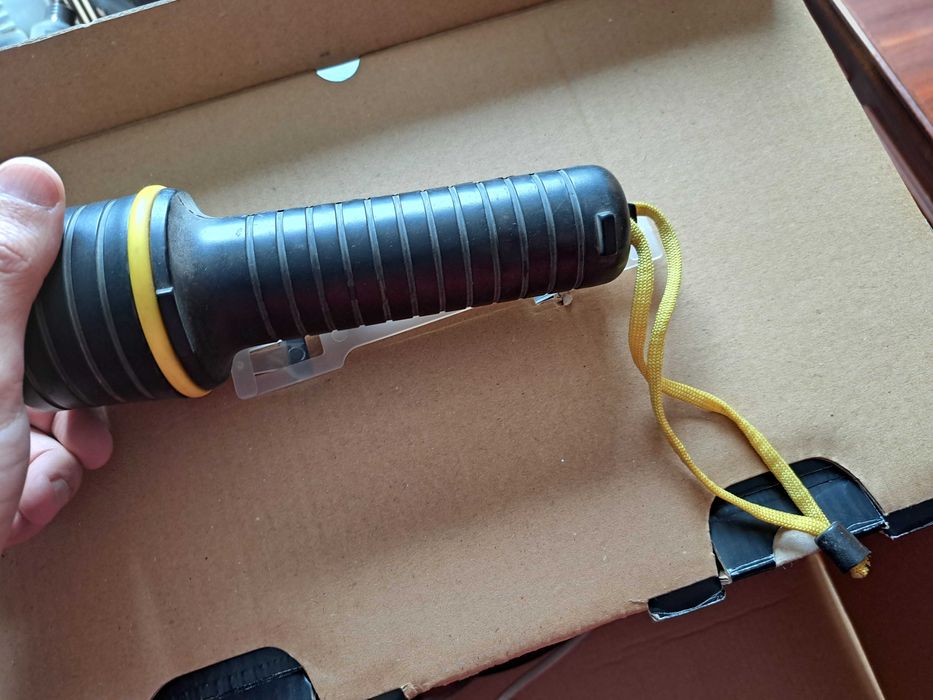 Lanterna Duracell a pilhas em bom estado