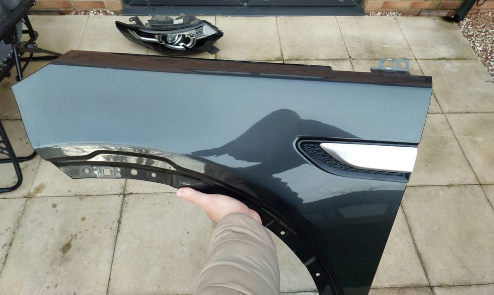 Переднє ліве крило Land Rover DISCOVERY SPORT L550 14-19