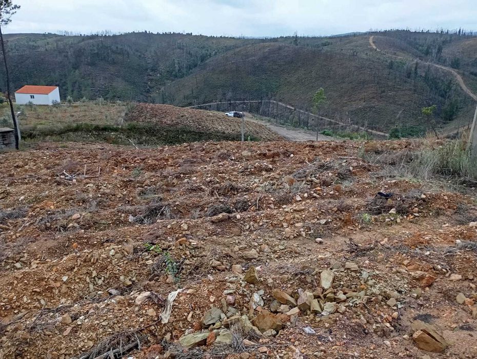 Dois Terrenos à Venda em Rabacinas – 2180m² (c/ Furo) + 5120m²