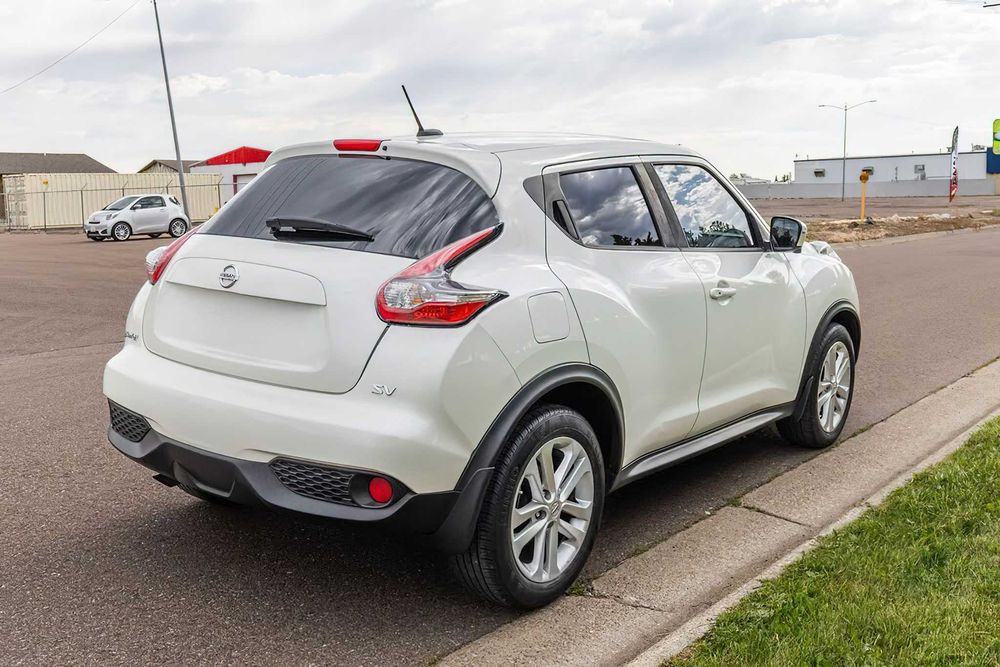 Nissan Juke SV      2016