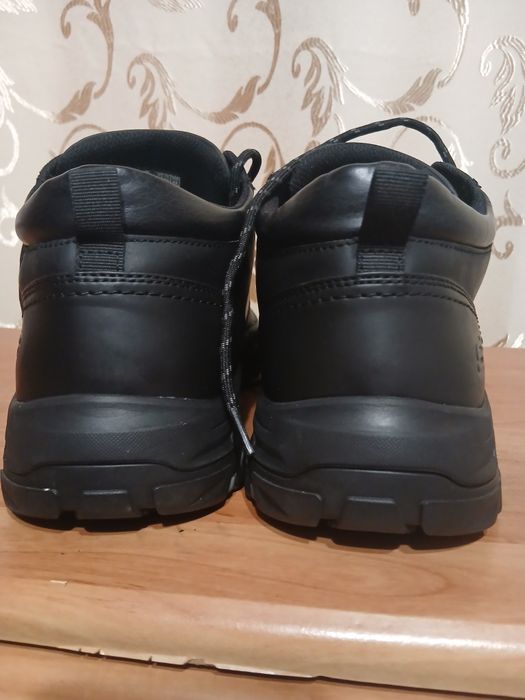 Фірмові шкіряні кросівки  Skechers  46 р.  30 см. Оригінал.