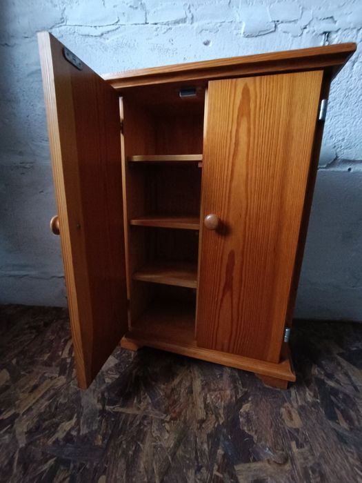 лялькова шафа з натурального дерева