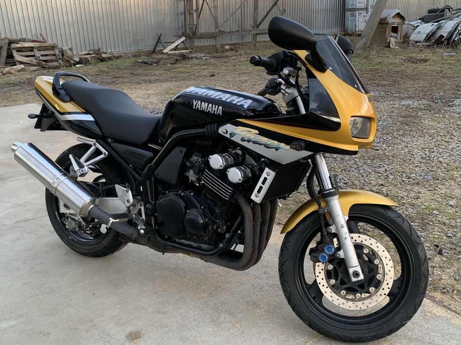 Продам мотоцикл Yamaha Fazer 600