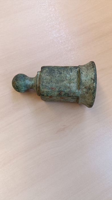 Antiguidade_Peça roscada de postigo de depósito de vinho, em bronze