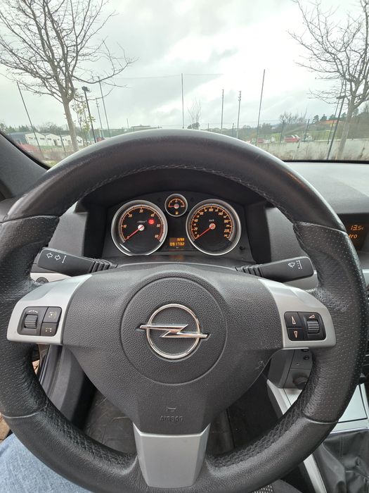 Opel Astra GTC comercial 1.3cdti 90cv
