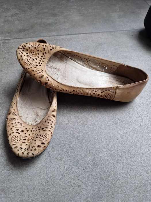 Продам летнюю обувь  36 р