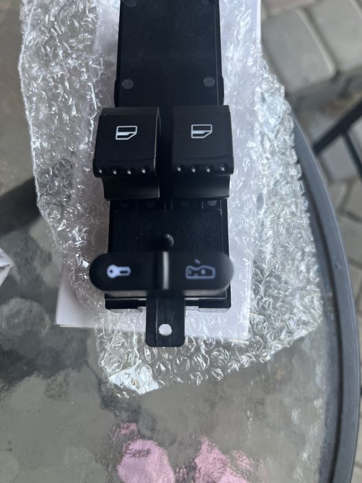 Кнопки стеклоподъёмников Skoda Fabia octavia VW Golf Jetta Вантажівок