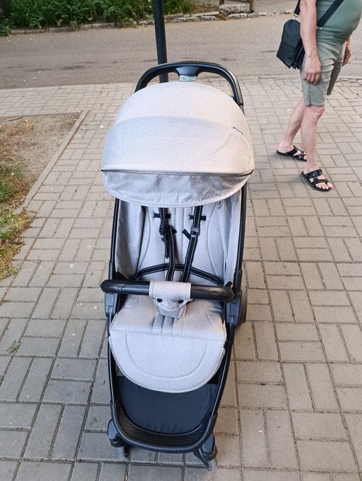 Продам коляску прогулочную