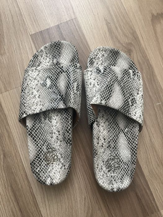 Жіночі шльопанці