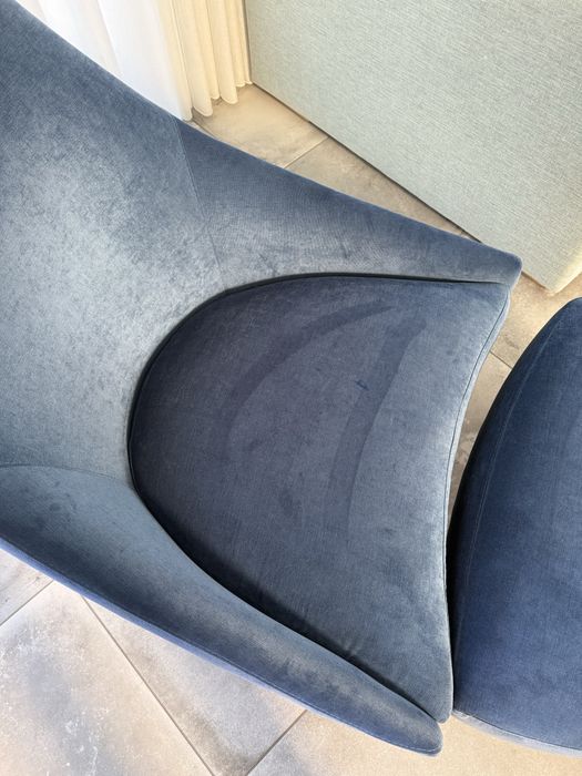 Poltrona e repousa pés azul Sancal