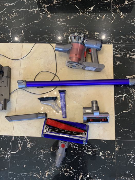 Пылесос аккумуляторный Dyson V6