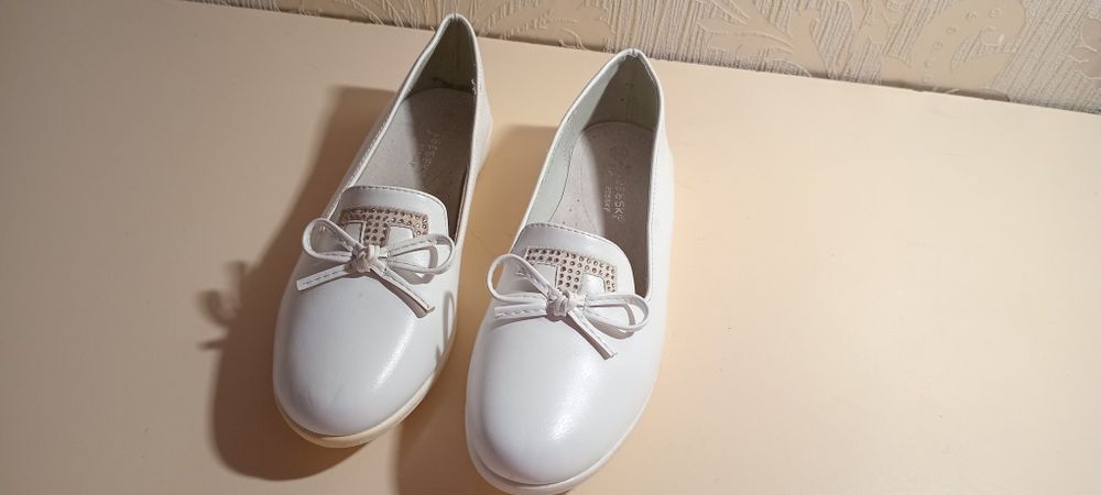 Продам балетки кож - зам