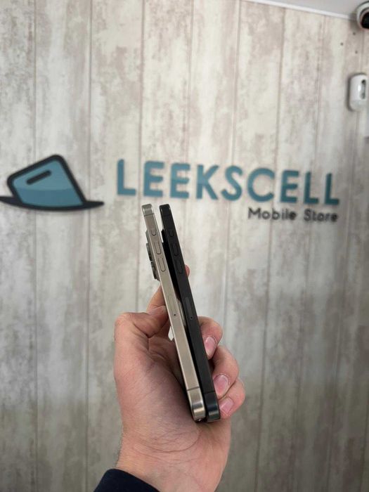 IPHONE 15 PRO MAX - 256GB - 24 meses de garantia