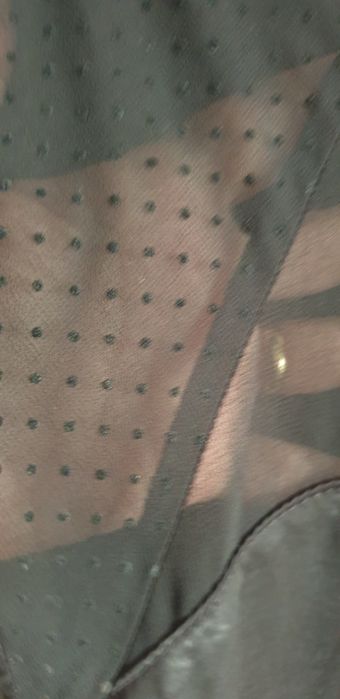 Blusa preta acetinada