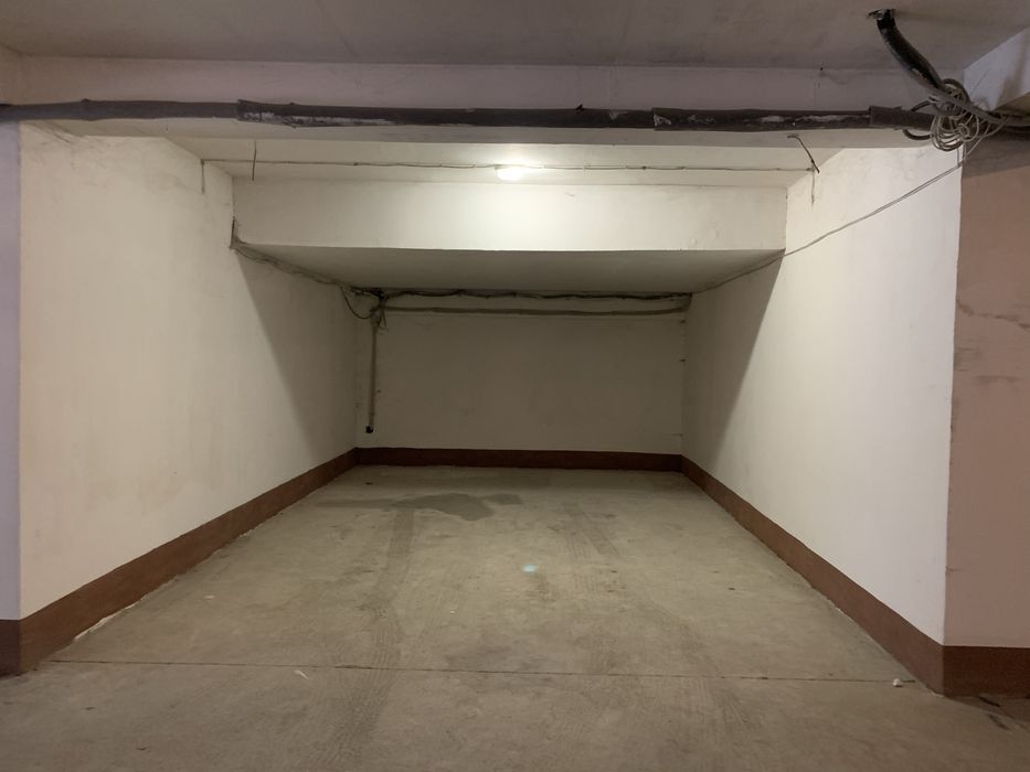 Сдам в аренду паркоместо в прдземном паркинге не дорого срочно высокое