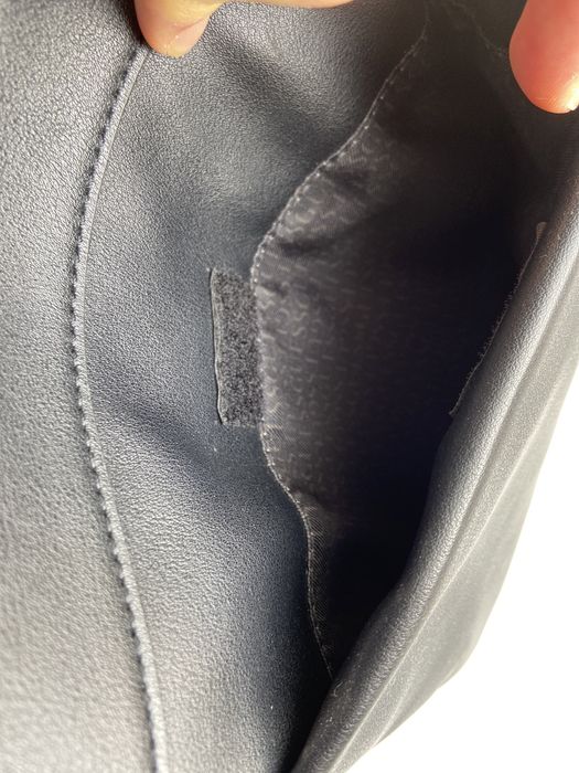 Torebka Saszetka Męska Guess