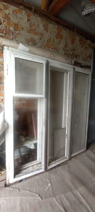 Старі двері вікна