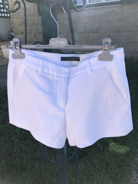 Calcoes brancos classicos Zara