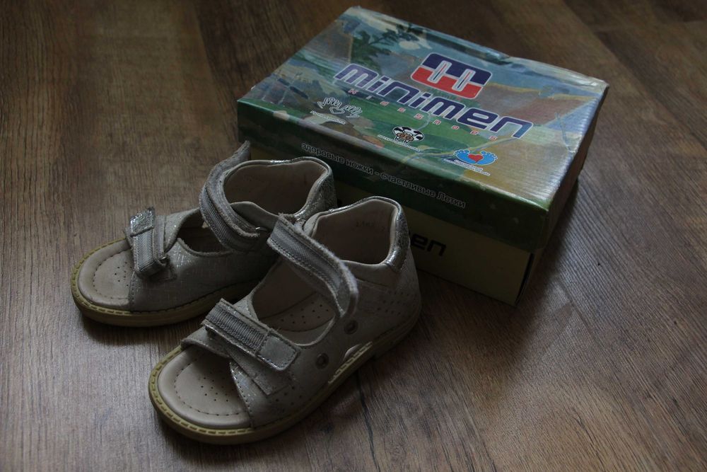 Minimen . Шкіряні босоніжки. Розмір 24.