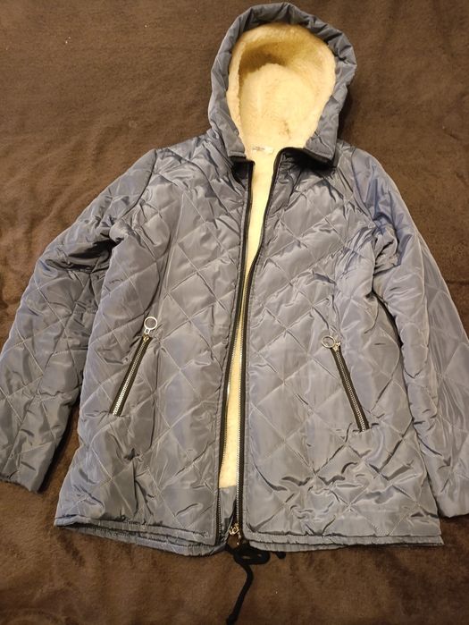 Продам жіночу зимову куртку на міху розмір 52-54 -1200грн