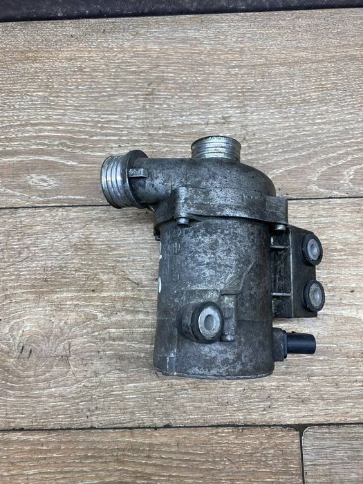 Помпа n51 n52 n53 bmw e81 e82 e87 e90 e60 e70