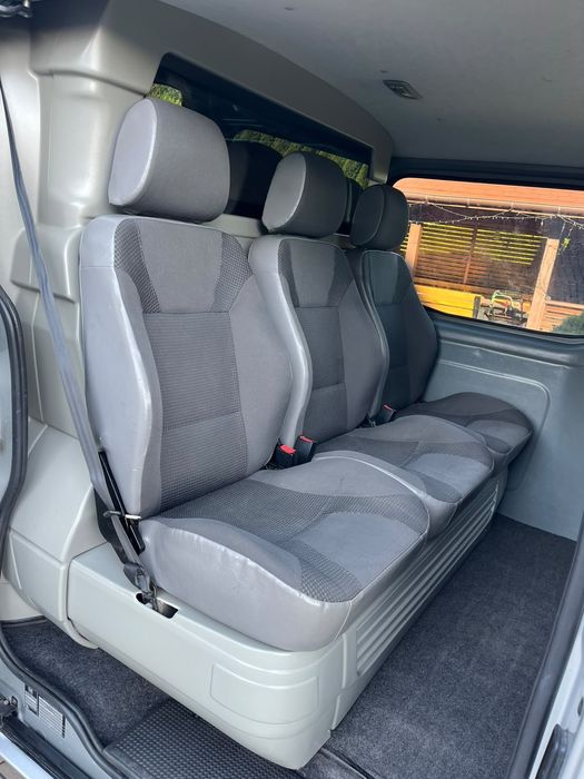 Opel Vivaro Long 2.0 DCI 114 KM Holenderka-6-osób,Klima Tempomat Alufelgi 18-Cali-Borbet 2010r stan bdb Zarejestrowany.
