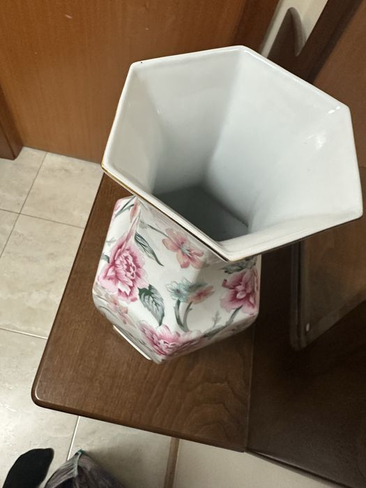 Jarrao motivos florais tons de rosa