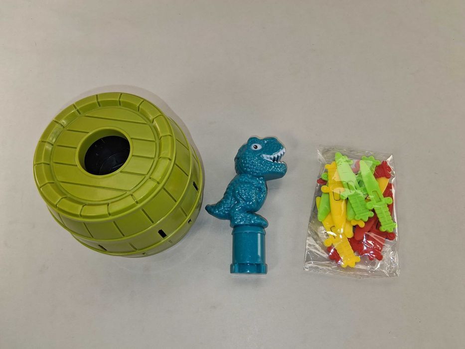 N080 Gra Zręcznościowa Dinozaur W Beczce Pop Up T-Rex Szpady
